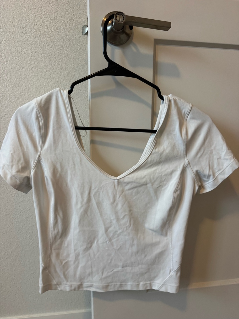 Lululemon white workout crop top